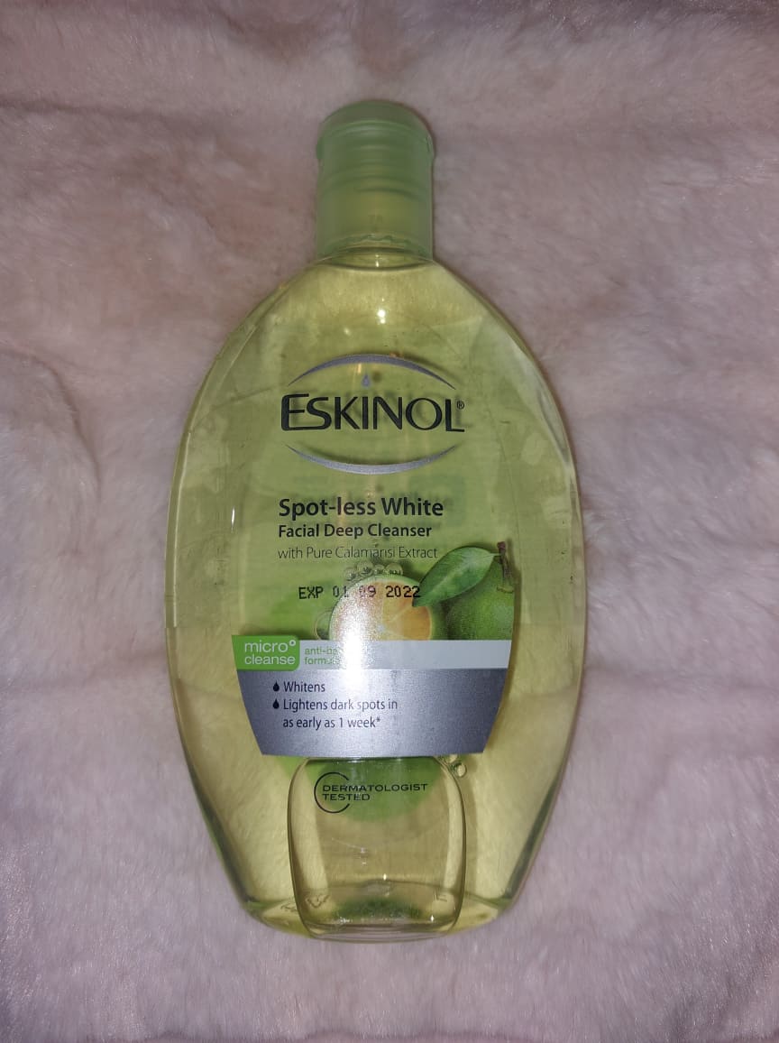 Eskinol Calamansi Spot-less White Facial Deep Cleanser 225ml